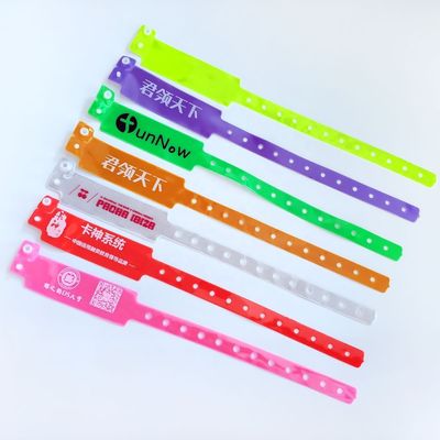 Εκδηλώσεις Πάρτι BANGLES Neon Color Custom Lock ID πλαστικό βινυλίκι βραχιόλια σε ευρύ σχήμα