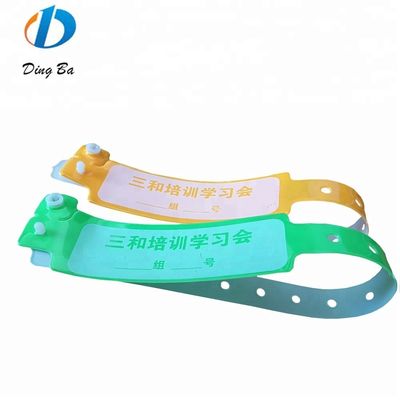 250*25mm PVC βραχιόλι Custom Neon Color πλαστικό βραχιόλι για ταυτοποίηση ξενοδοχείου