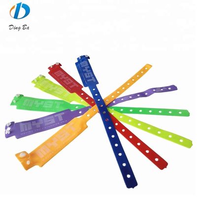 250*25mm PVC βραχιόλι Custom Neon Color πλαστικό βραχιόλι για ταυτοποίηση ξενοδοχείου