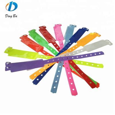 250*25mm PVC βραχιόλι Custom Neon Color πλαστικό βραχιόλι για ταυτοποίηση ξενοδοχείου