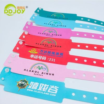 Εκδήλωση Αντι-Αλλεργία Custom Waterproof CMYK LOGO σύνθετο βραχιόλι για θεματικό πάρκο