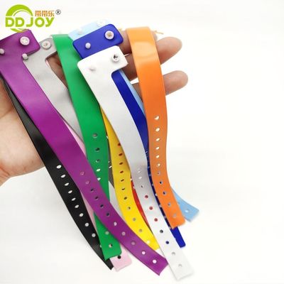 Προσαρμοσμένο βραχιόλι με θέμα PVC / υλικό βινυλίου για την επόμενη εκδήλωση ή εκστρατεία