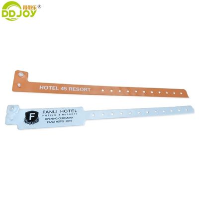 Προσαρμοσμένο βραχιόλι με θέμα PVC / υλικό βινυλίου για την επόμενη εκδήλωση ή εκστρατεία