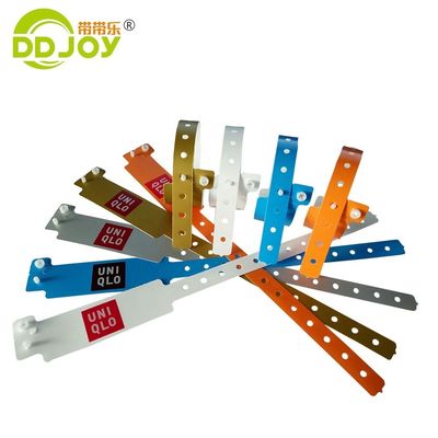 DDJOY Μία φορά Custom PE πλαστικές βραχιόλια για εκδηλώσεις Λογικό Μέγεθος 65 * 20mm