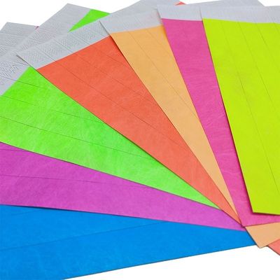 Κάντε μια δήλωση στα φεστιβάλ με το Neon Paper Tyvek βραχιόλι μας σε διάφορα χρώματα