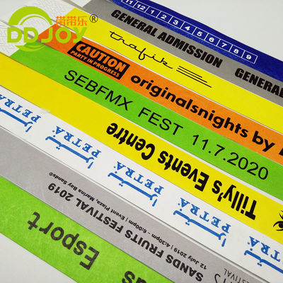 Ανερόπτωτα ασφαλές χαρτί για ταυτότητα βραχιόλια για επισκέπτες προμηθευτές προσωπικό μέσων ενημέρωσης VIP
