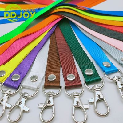 Προσαρμοσμένο θερμαινόμενο μεταφοράς Keychain Neck Strap Polyester κορδόνια για τα κλειδιά 900 * 15 * 0,65mm