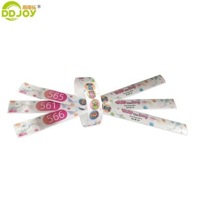 Περιφερειακό χαρακτηριστικό Τυπωμένο Custom Wrist Band Wristband TYK1056D για Event Party Supplies